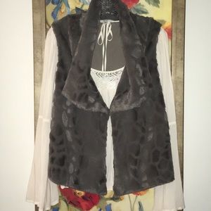 JACK by  BB DAKOTA FAUX FUR VEST